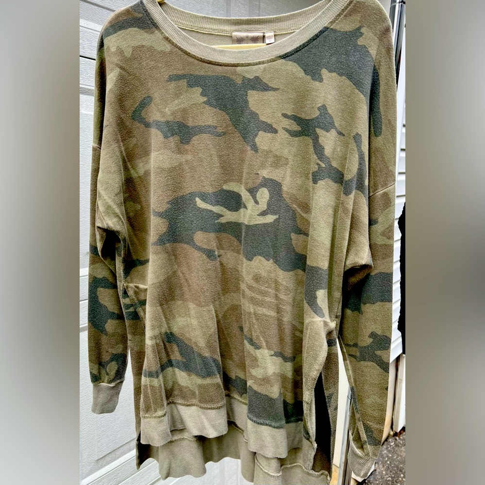 Woman’s quarter sleeve shirt